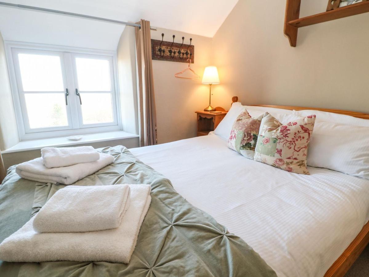 Green Pump Cottage Блокли Экстерьер фото