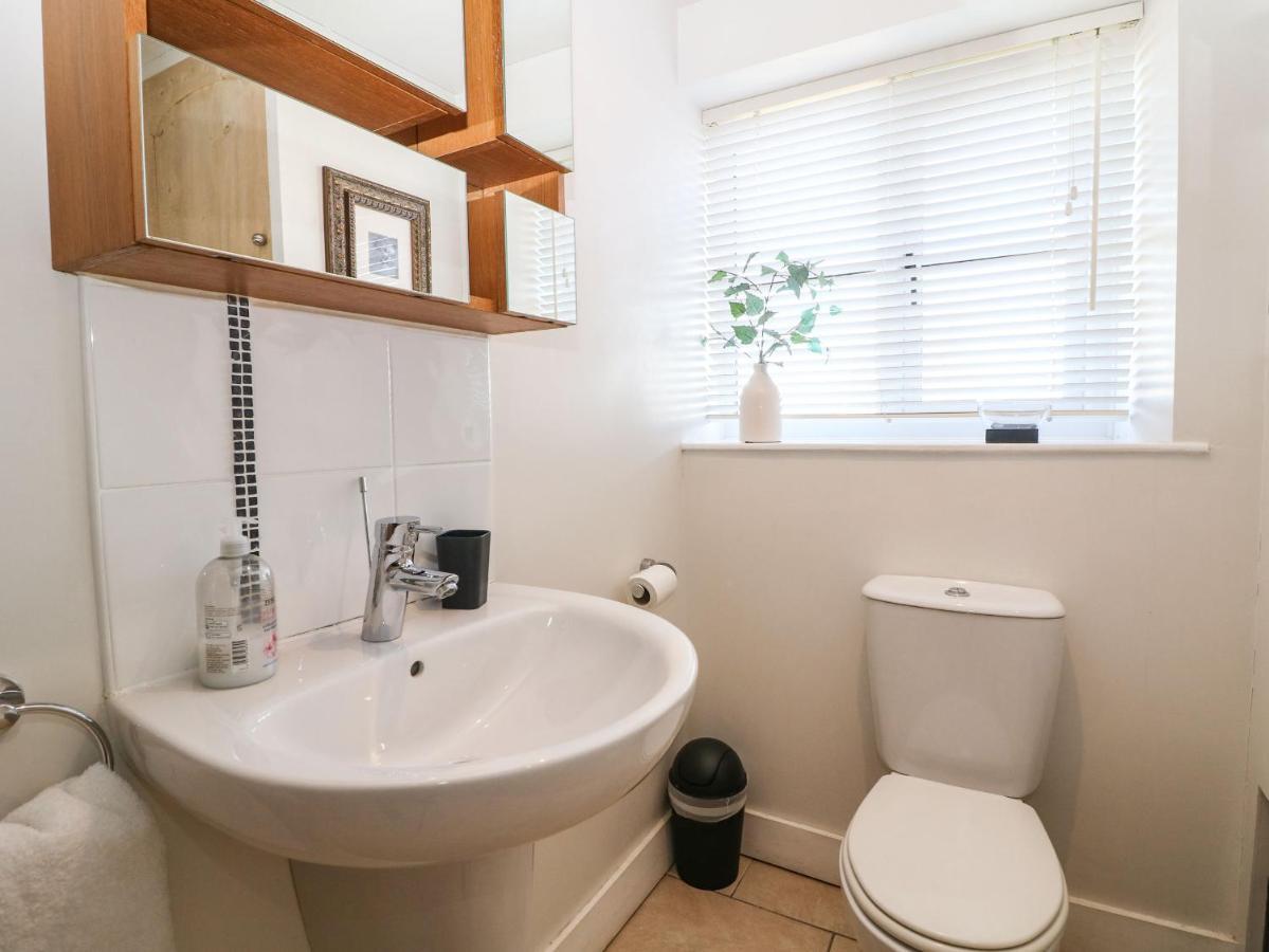 Green Pump Cottage Блокли Экстерьер фото
